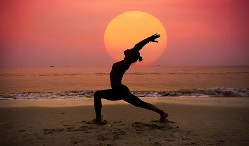 Raja Yoga : Asanas, Différences et Effets
