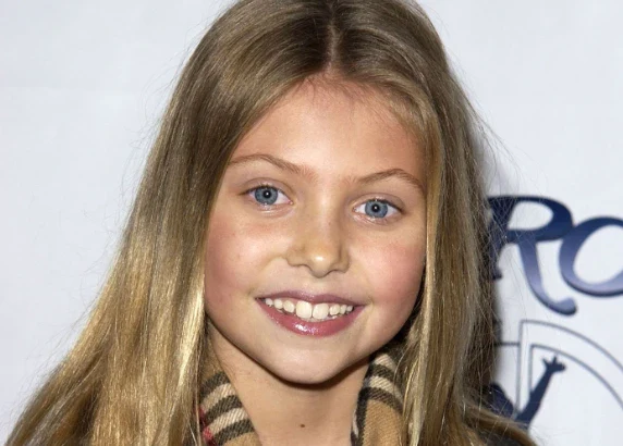 denti-di-taylor-momsen-in-2002