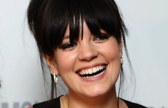 sorriso di Hollywood di Lily Allen