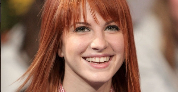 dinții lui hayley williams &icirc;n 2005
