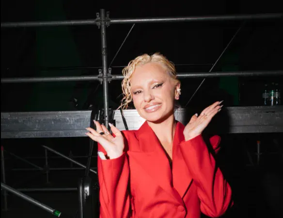 alexandra stan teeth in 2026