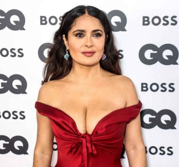 salma hayek după operația de sâni