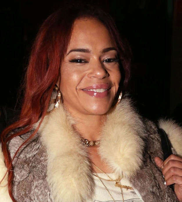 dinți Faith Evans &icirc;n 2015