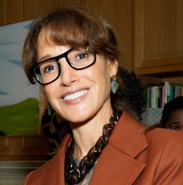 denti di Jennifer Beals nel 2023