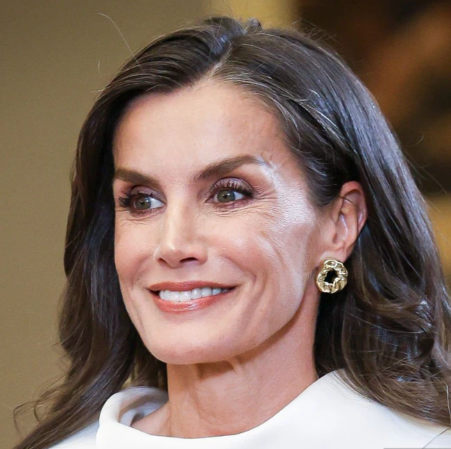 dientes de la reina letizia en 2025
