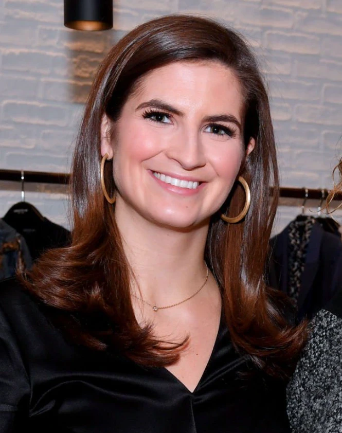 kaitlan collins glimlach in 2019