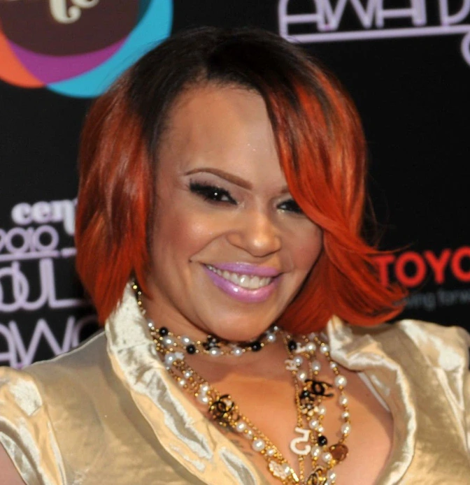 dinți Faith Evans &icirc;n 2009