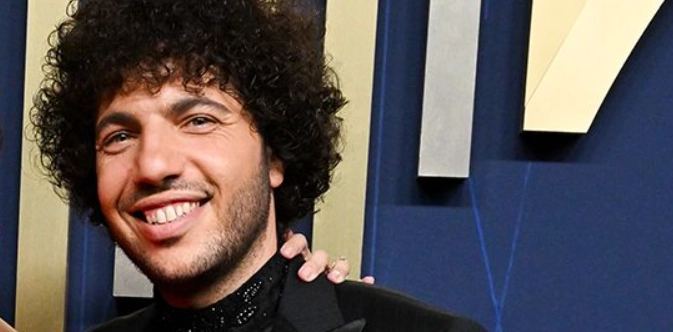 benny-blanco-hollywood-smile