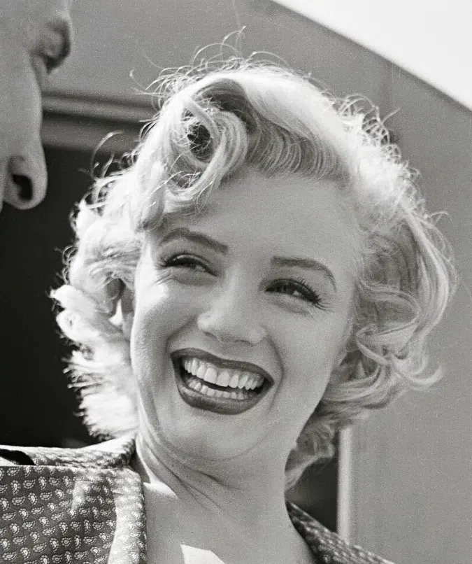 marilyn monroe teeth in 1952