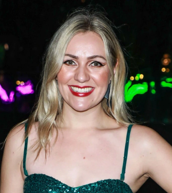 larissa eddie teeth in 2021