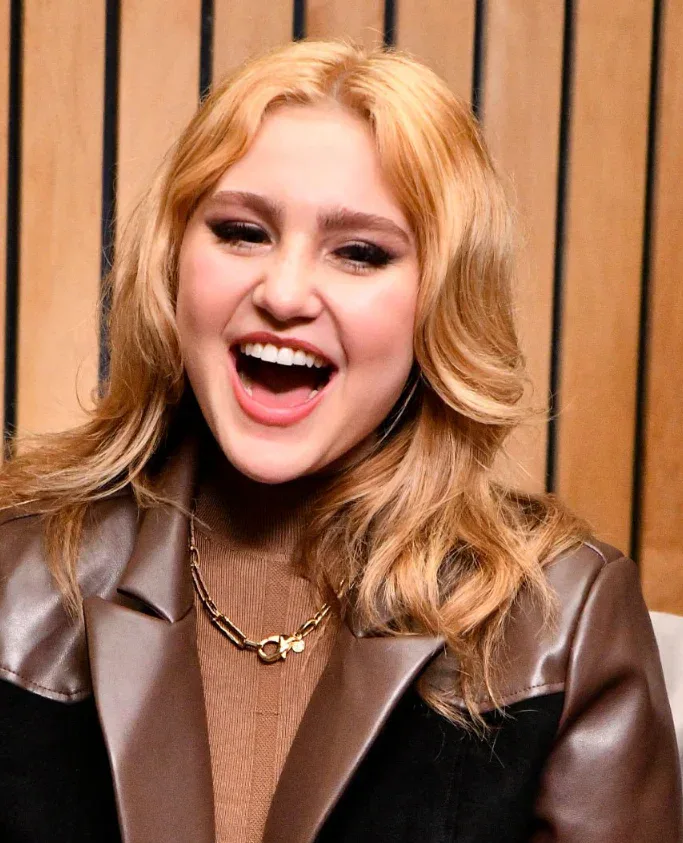 ella anderson teeth in 2024
