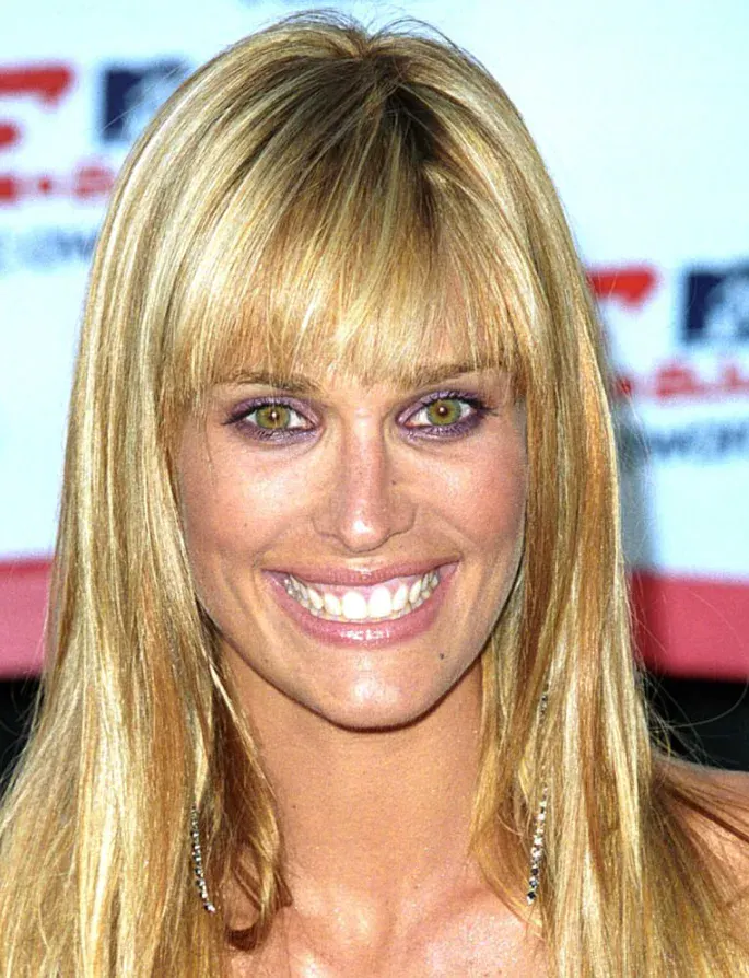 molly sims dişleri 2001