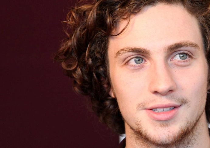 aaron-taylor-johnson-teeth-in-2010
