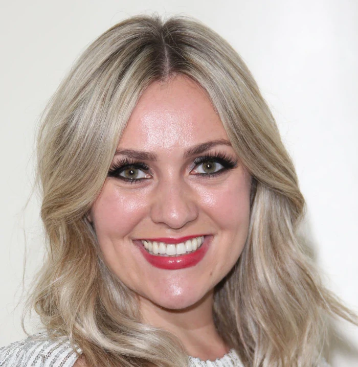 larissa eddie teeth in 2019