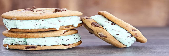 Retro-Nostalgia-Learn-to-Craft-Perfect-Ice-Cream-Sandwiches-image-5-200x600w-three-mint-ice-cream-sandwiches-with-choc-chip-cookies-frosted-fusions