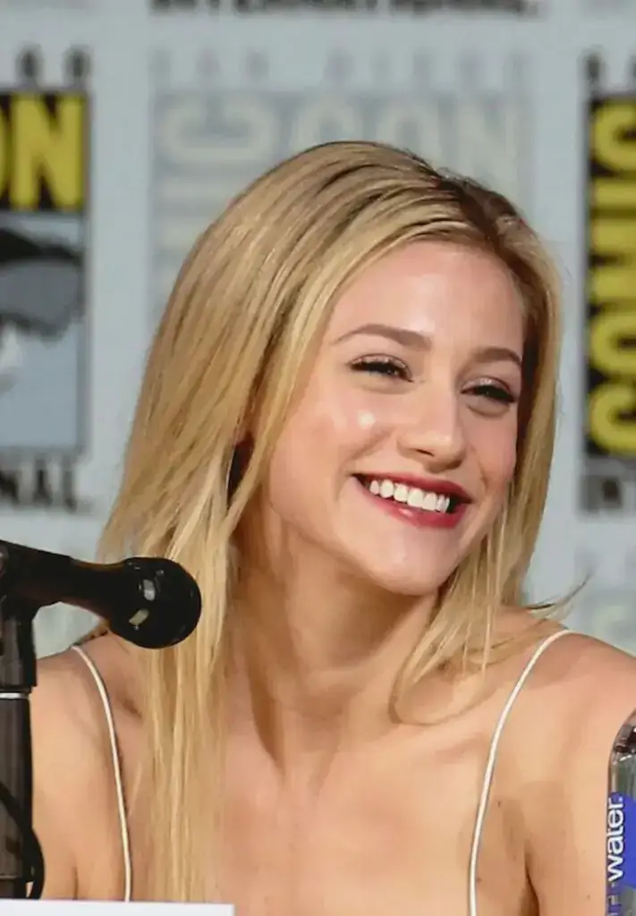 lili reinhart tenner 2010-&aring;rene