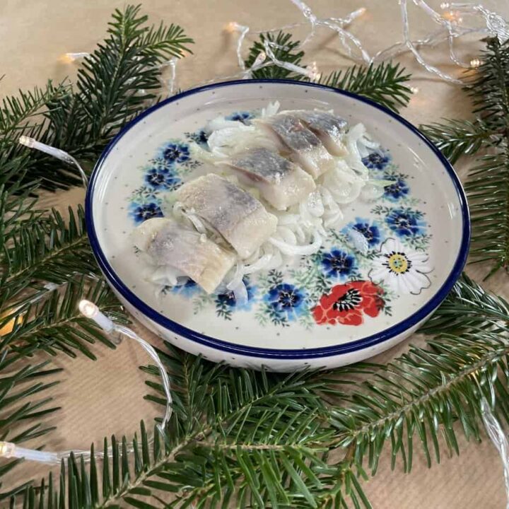 herring in oil sledz z cebula polish