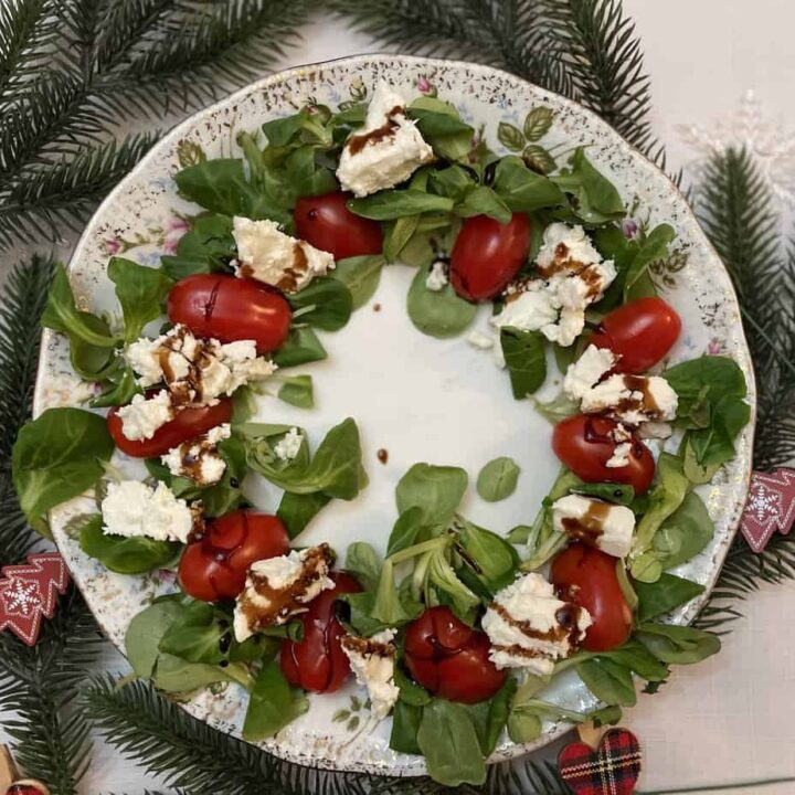 The Christmas wreath salad looks so pretty when it is ready