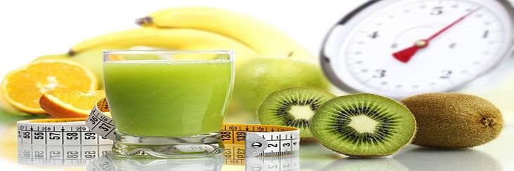 10-Of-The-Best-Quick-And-Easy-Weight-Loss-Smoothie-Recipes-Youll-Love-featured-image-207x620w-glass-of-green-smoothie-with-selection-of-fruits-tape-measure-and-weighing-scales-frosted-fusions