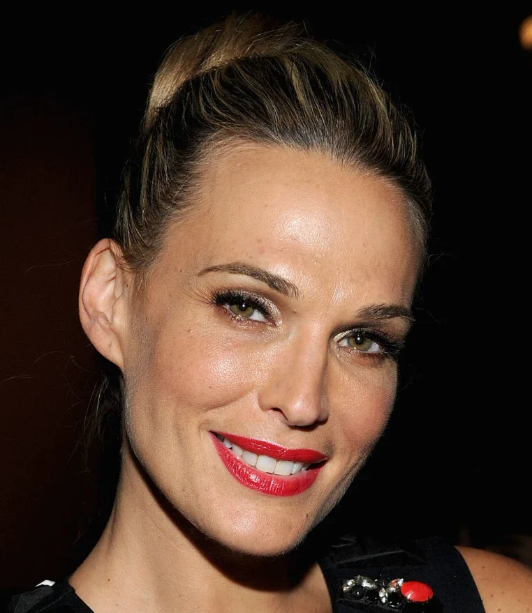 molly sims dişleri 2012