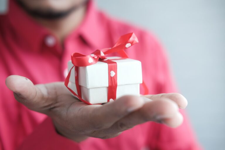 Les meilleurs cadeaux de Saint-Valentin symboliques à offrir à sa femme