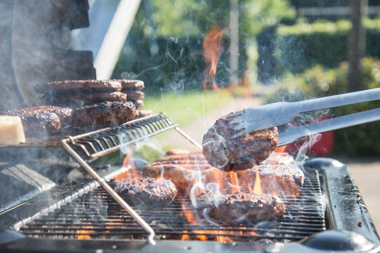 Quelle est la différence entre un barbecue et une plancha ?