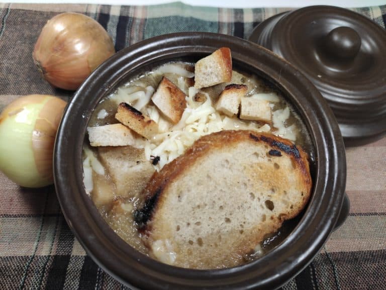 Polish Onion Soup Recipe with bread and onions.