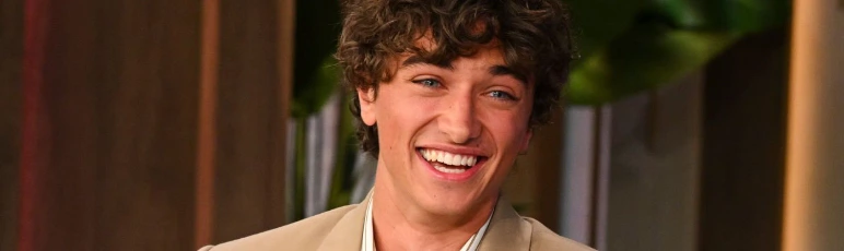 gavin-casalegno-teeth-in-2025