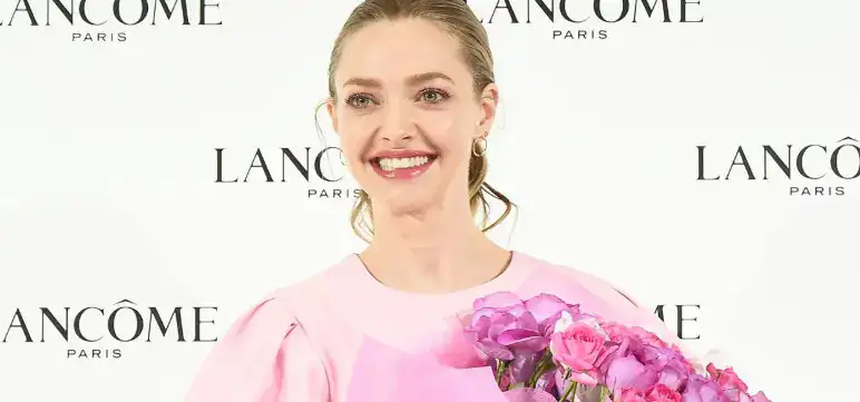 amanda-seyfried-teethe-in-2020
