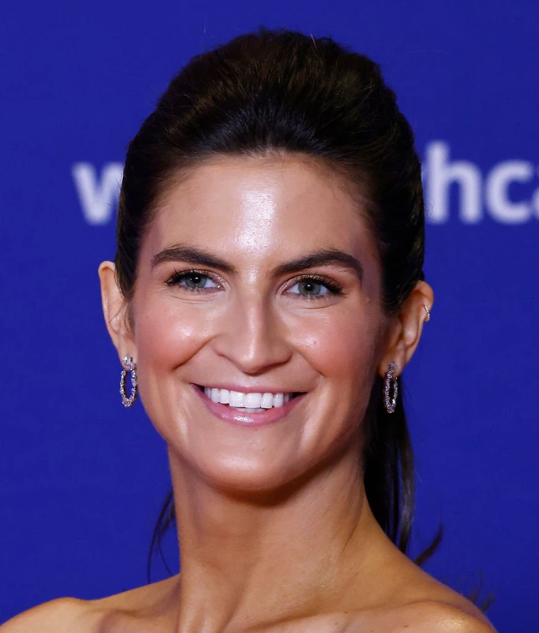 kaitlan collins glimlach in 2025