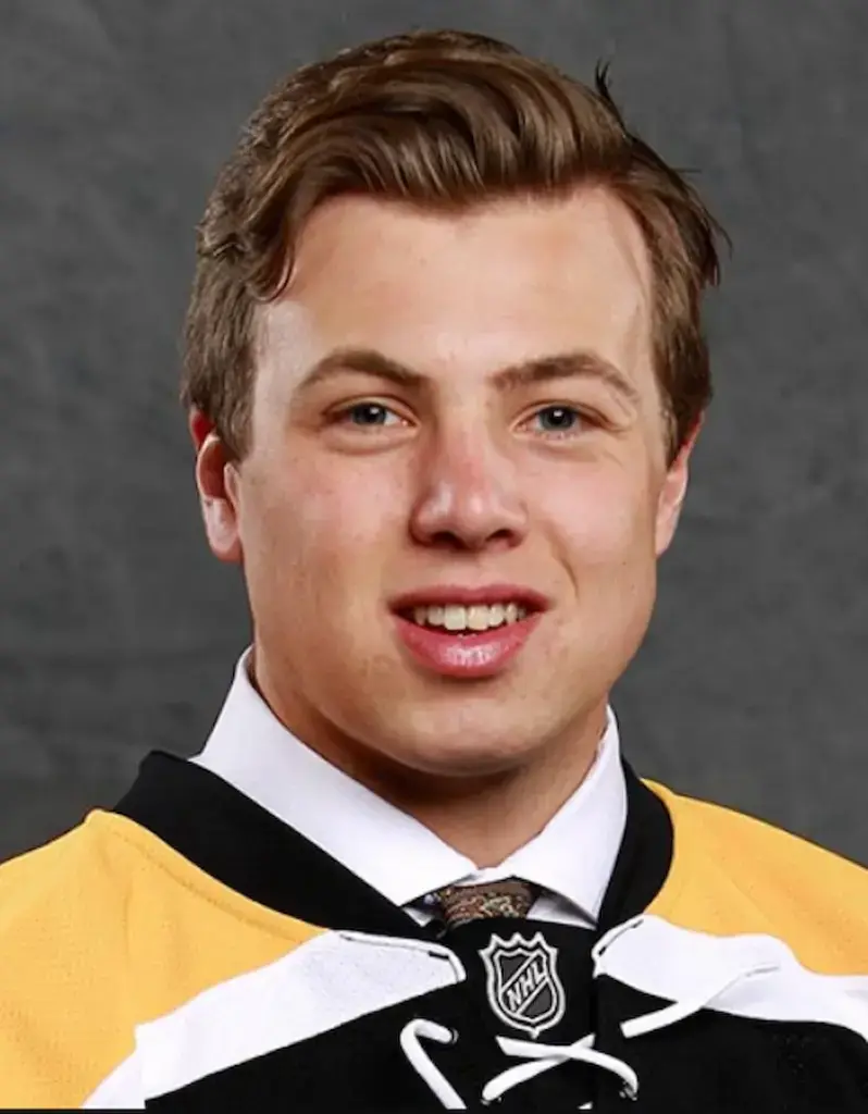 dinții lui Charlie McAvoy 2016