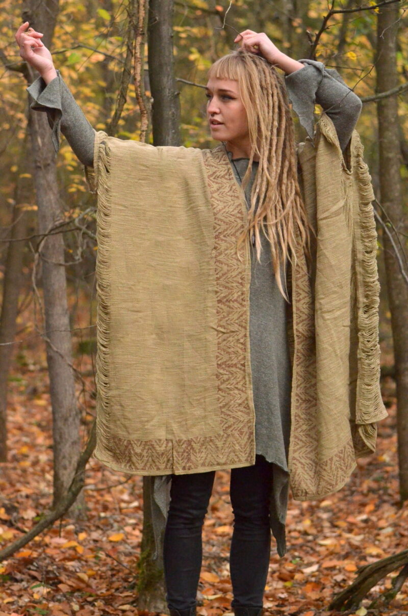 poncho-mantel-weste-hippie-mode-erdfarben