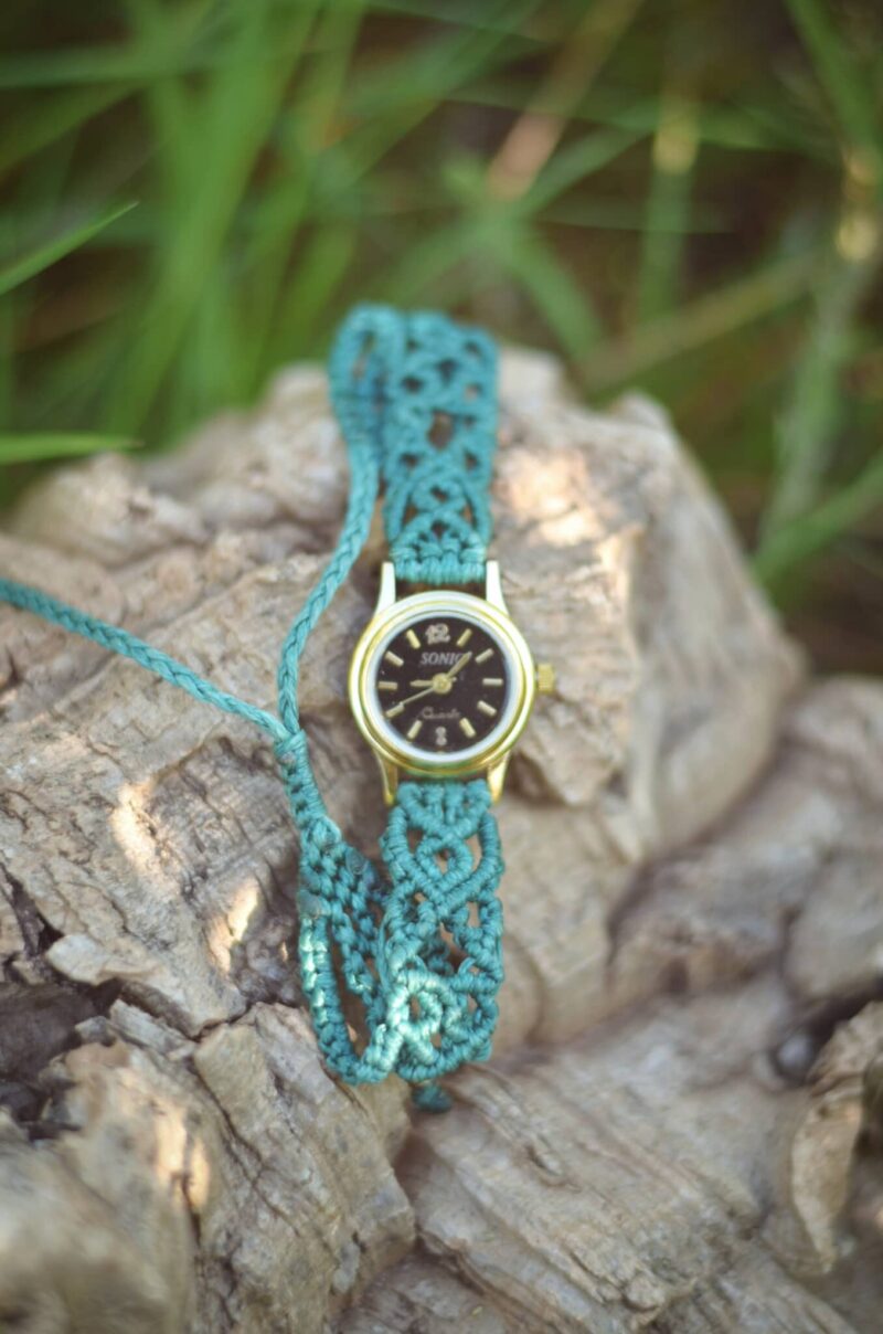 alternative-uhr-ausgefallener-schmuck-tuerkis