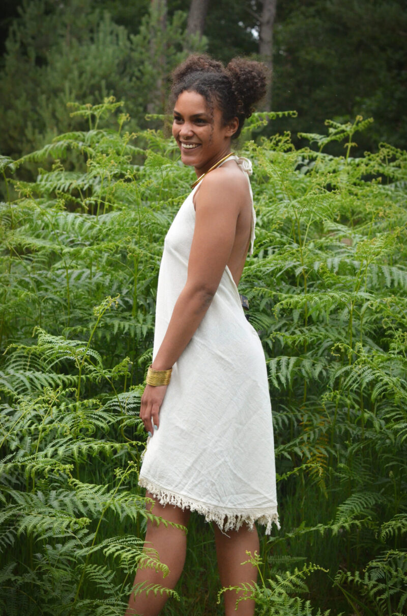hippie-kleid-natuerlicher-look-weiss
