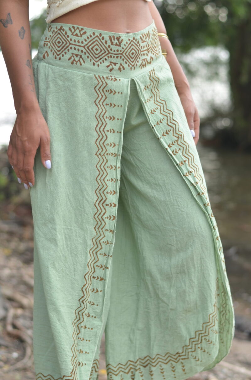 hose-mit-schlitz-pastell-farben