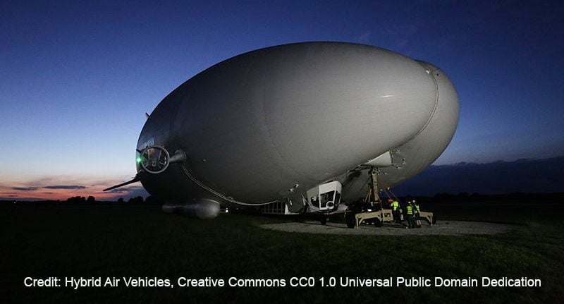 Airlander_-_On_Mast_at_Sunrise