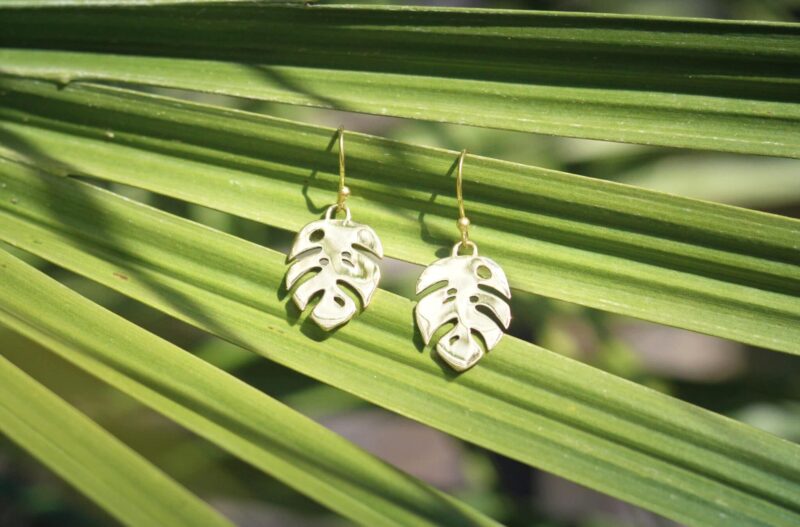 blatt-ohrringe-schmuck-trend-messing