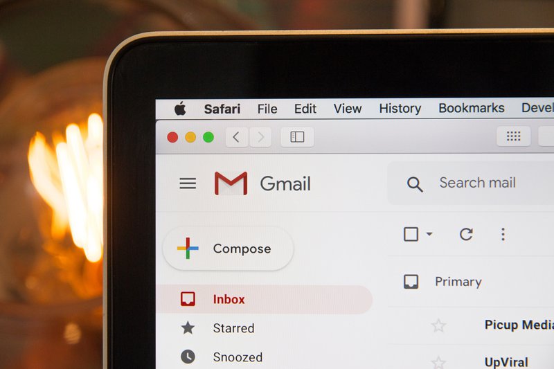 Bandeja de entrada de Google Gmail (Si utilizas una foto en un blog o artículo, incluye un enlace a nuestro sitio web hostsorter.com :D)