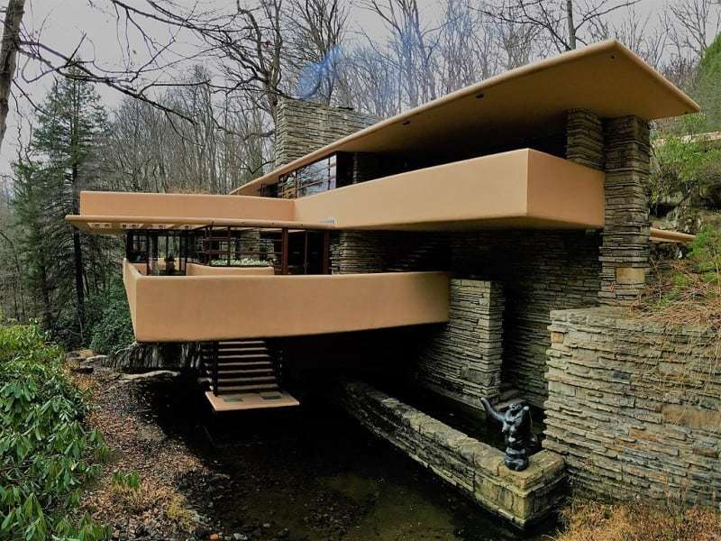 Falling Water by J W F Morris licensed under Creative Commons Attribution-Share Alike 4.0 International license.