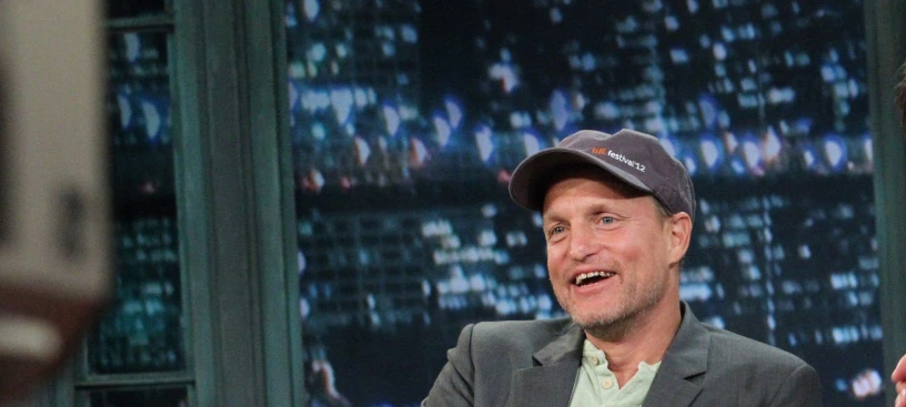 woody-harrelson-teeth-en-2010