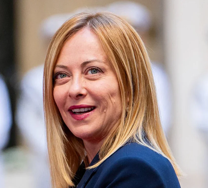 giorgia meloni teeth in 2025
