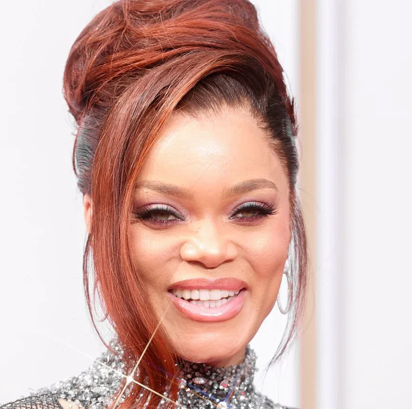 andra day smile in 2025