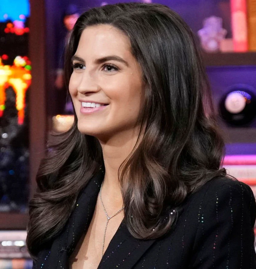 kaitlan collins glimlach in 2024