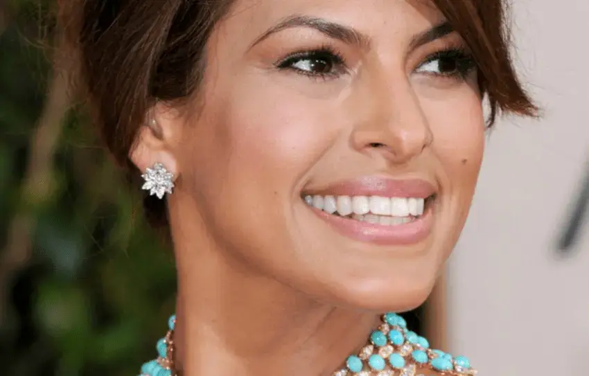 eva mendes denti 2025
