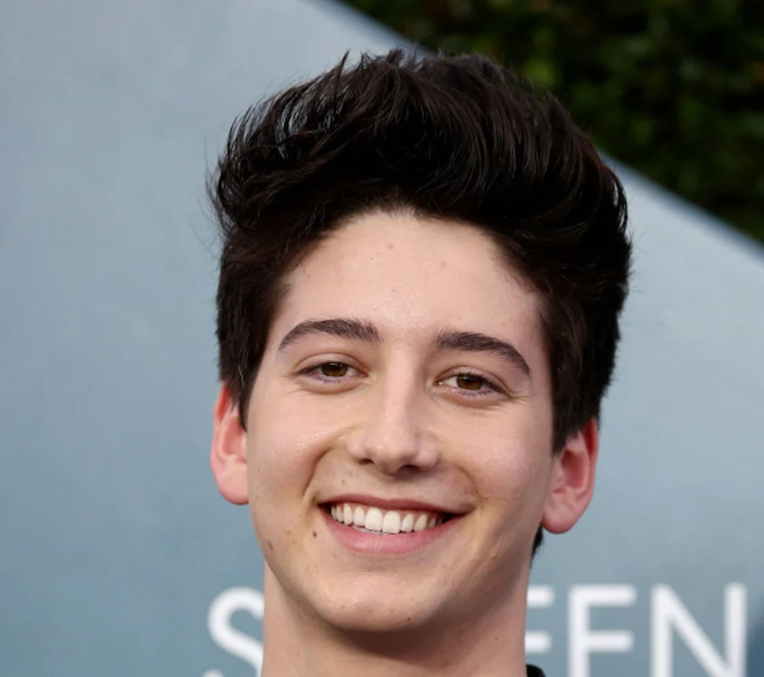 dents de Milo Manheim en 2020