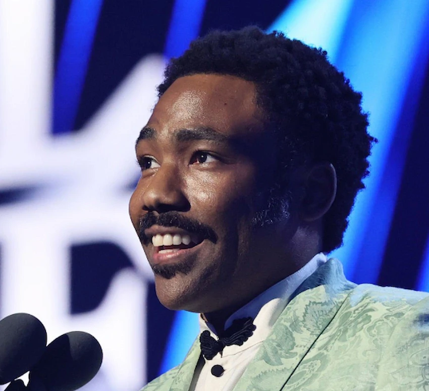 dinți de Donald Glover 2025