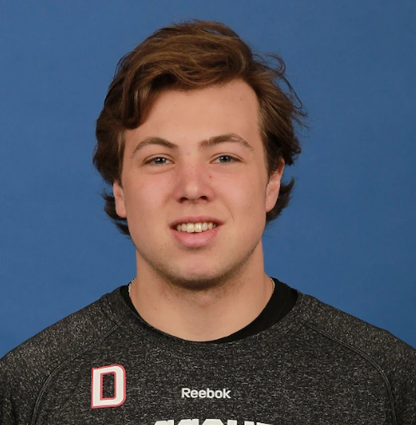 dinții lui Charlie McAvoy 2015