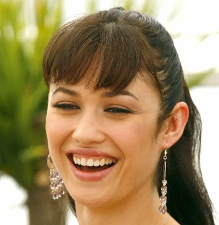 dientes de olga kurylenko 2005