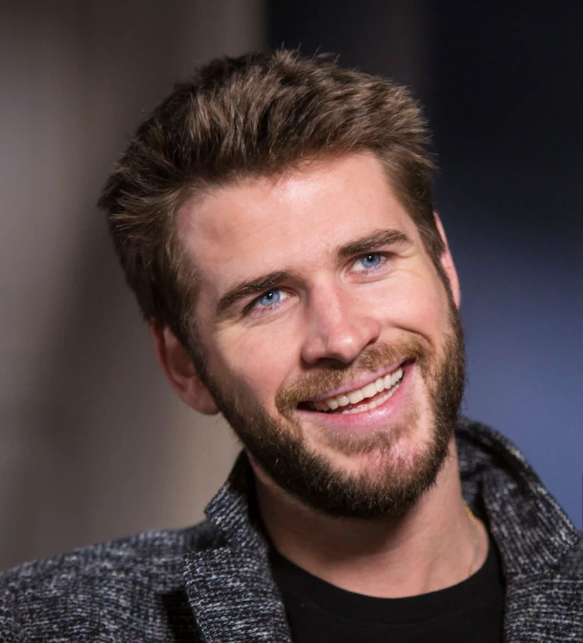 dents de Liam Hemsworth en 2020