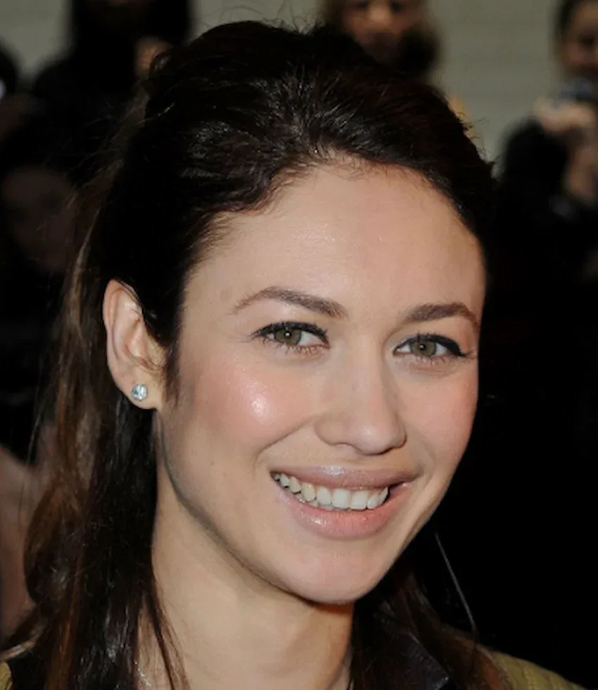 dientes de olga kurylenko 2010